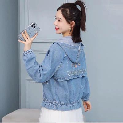 ÁO KHOÁC JEAN NỮ FORM NGẮN CÓ NÓN THÊU CHỮ SAU LƯNG - NK347